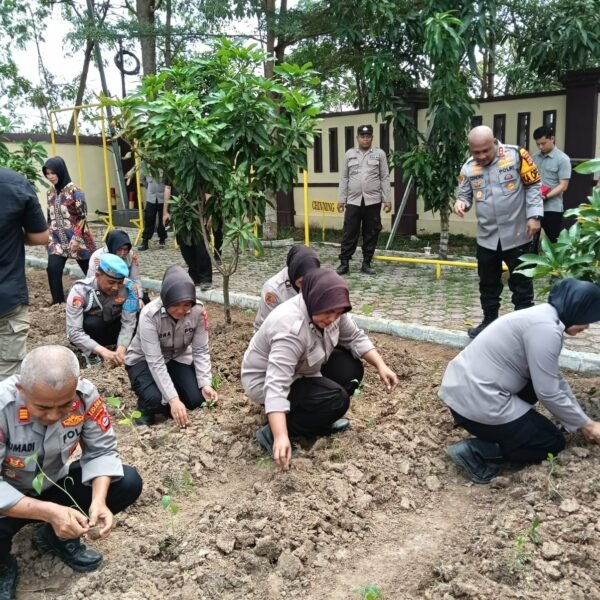 Dukung Ketahanan Pangan, Kapolres Serang Mamfaatkan Pekarangan…