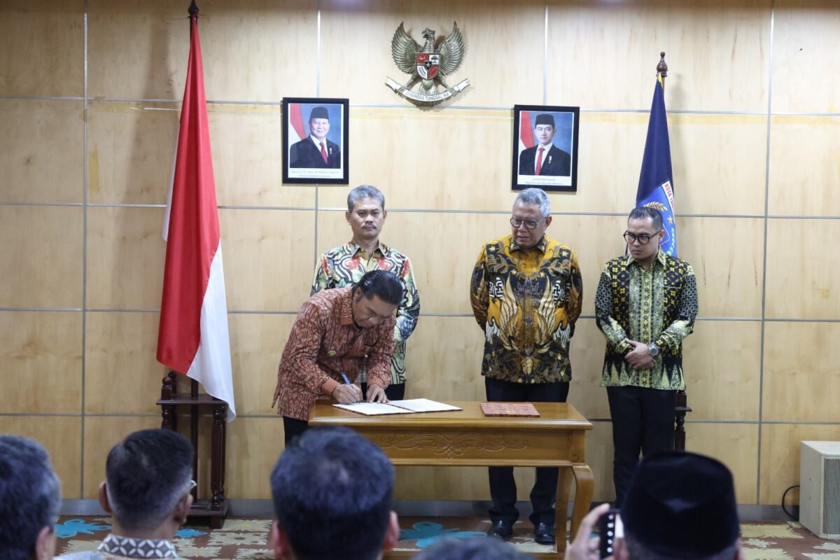 Saksikan Serah Terima Pelaksanaan Tugas Wali Kota…