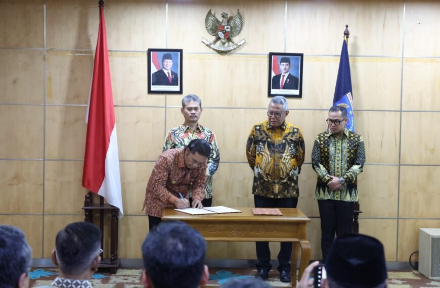 Saksikan Serah Terima Pelaksanaan Tugas Wali Kota…