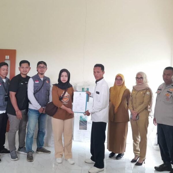 Sinergi TNI-Polri : Babinsa Koramil 0602-09/Cikeusal Dan…