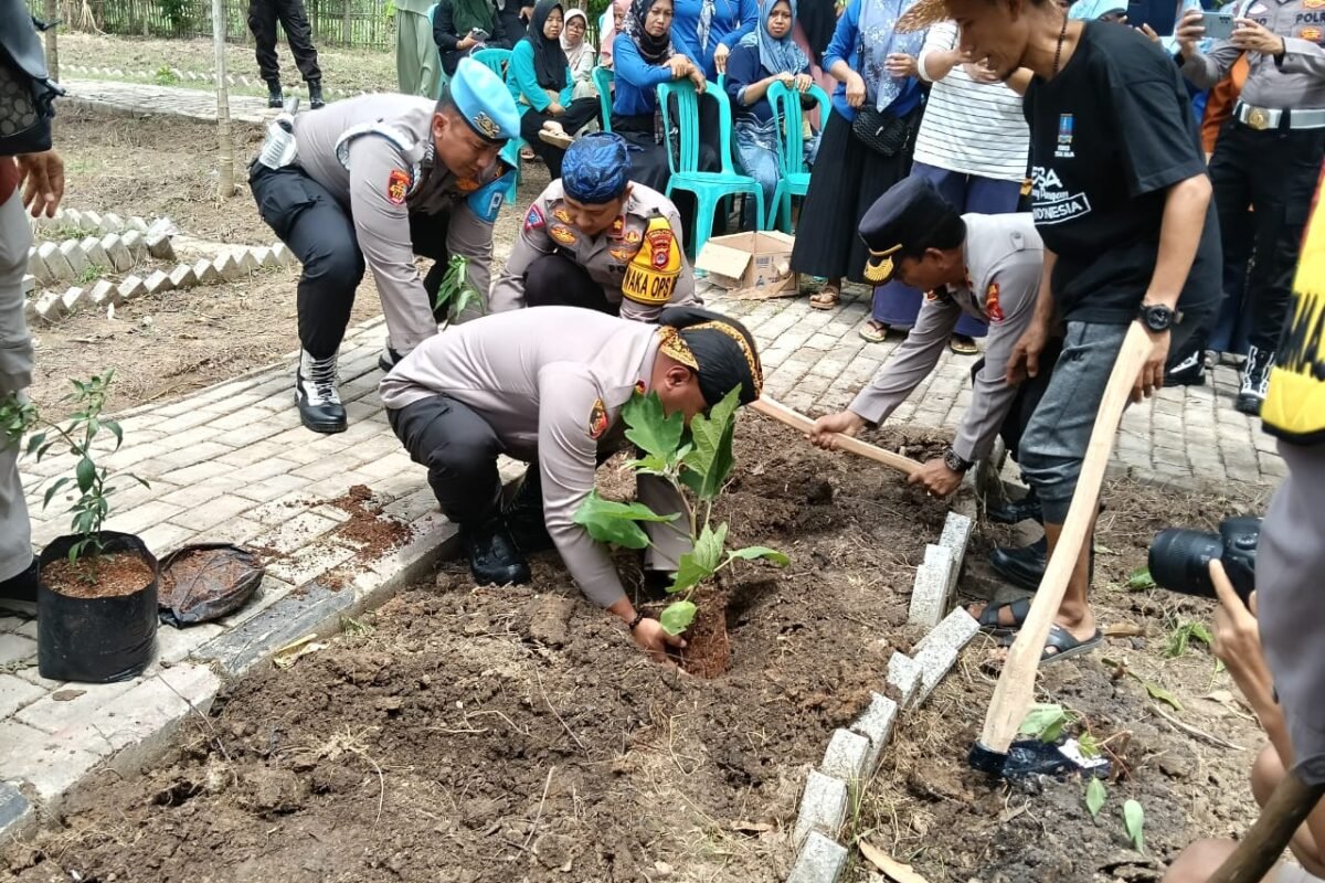 Laksanakan Program Ketahanan Pangan, Kapolres Serang Bersama…