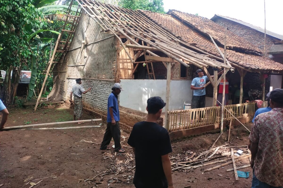 Rumah Hampir Roboh Sarmunah, di Bangun Kodim…