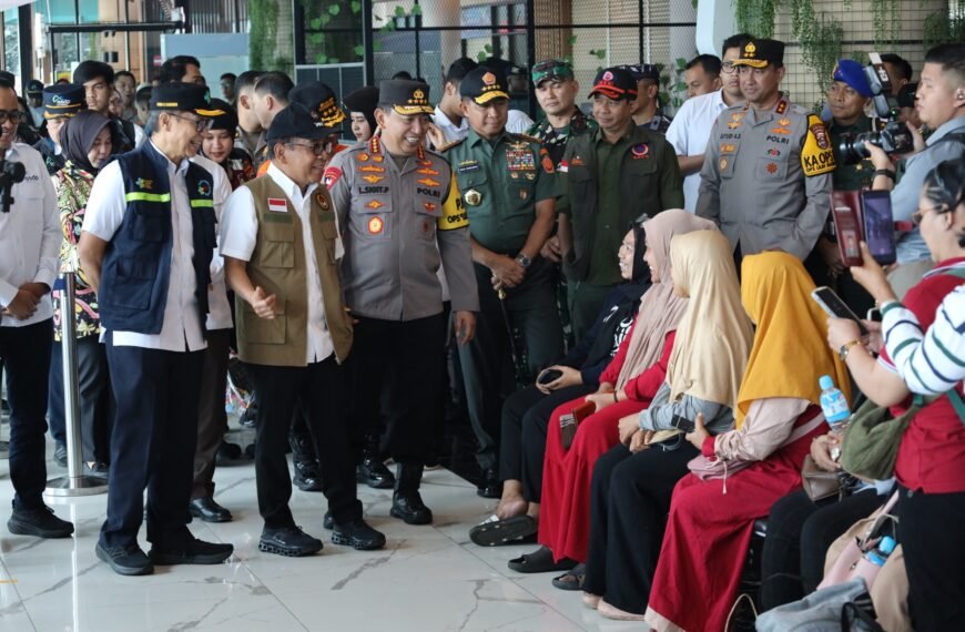 Kapolri dan Panglima TNI Tinjau Pelabuhan Merak