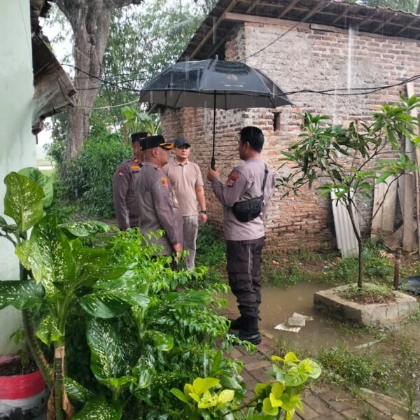 Kapolres Serang Temui Dan Santuni Pemilik Rumah&hellip;