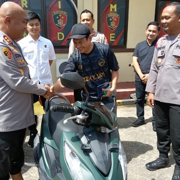 Sempat Frustasi, Warga Cikande Senang Motornya Ditemukan