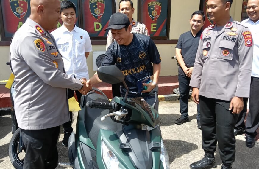 Sempat Frustasi, Warga Cikande Senang Motornya Ditemukan