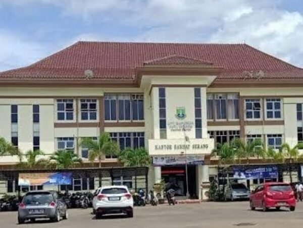 SAMSAT Kota Serang : Terkendala KTP Warga…