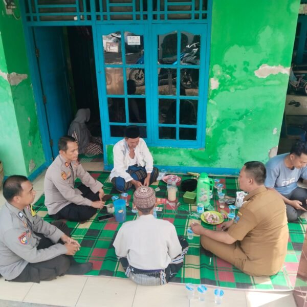 Ungkapkan Duka Cita, Kapolsek Takziah ke Rumah&hellip;