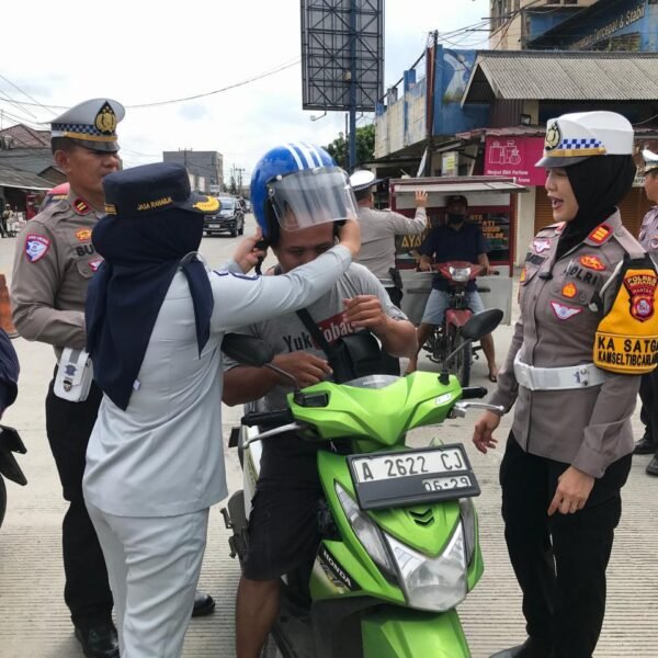 Wujud Kasih Sayang Pada Pengendara, Satlantas Polres&hellip;