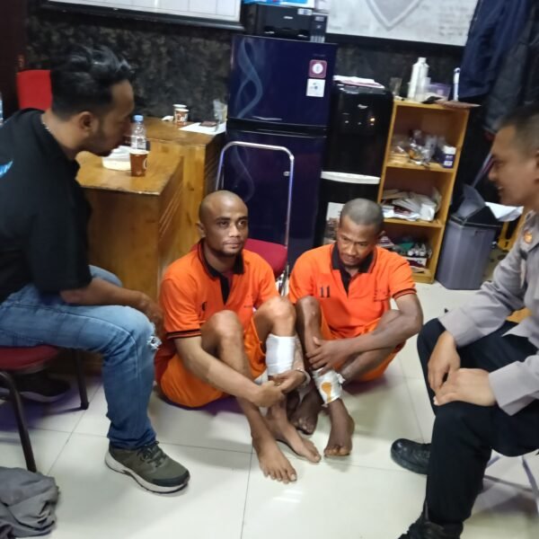 Melawan Dua Begal Tersungkur Dibedil Polisi