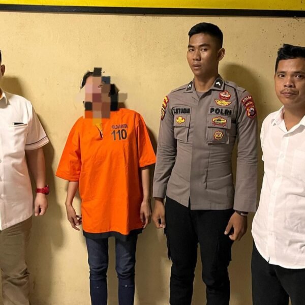 Nekat ! Wanita Ngaku Paspampres Nipu Kepala&hellip;