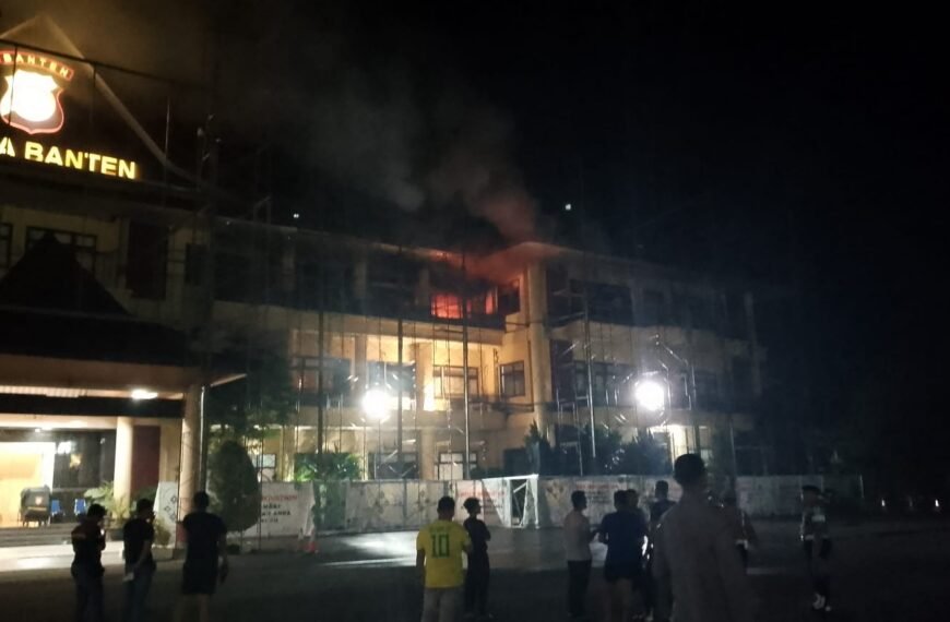 Ruangan Gedung Utama Mapolda Banten Kebakaran