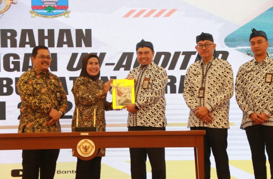 Bupati Serang Serahkan LKPD Unaudited Bankeu Parpol…