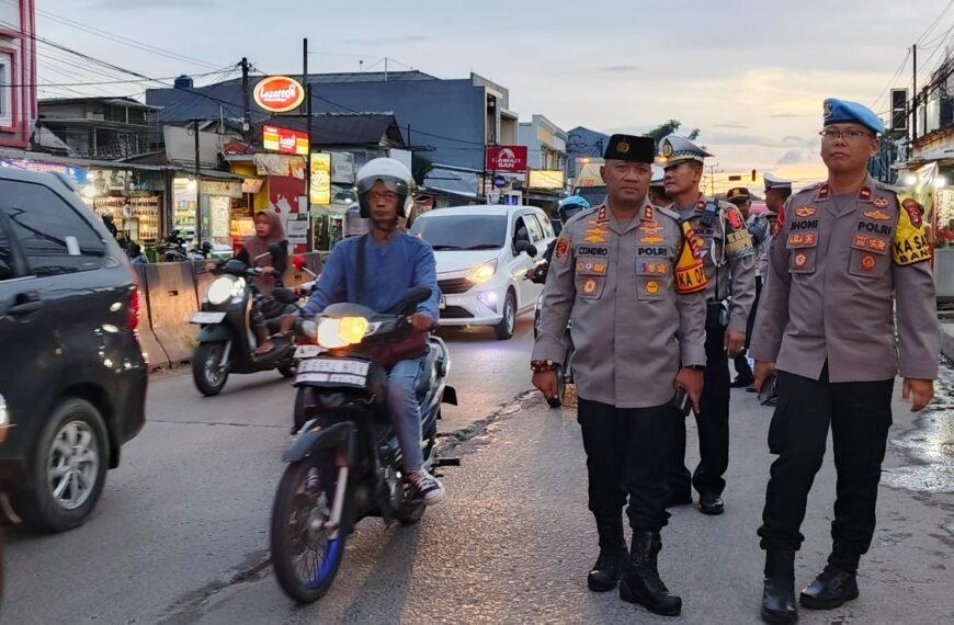 Sidak Pospam Tambak, Kapolres Serang Berikan Arahan…