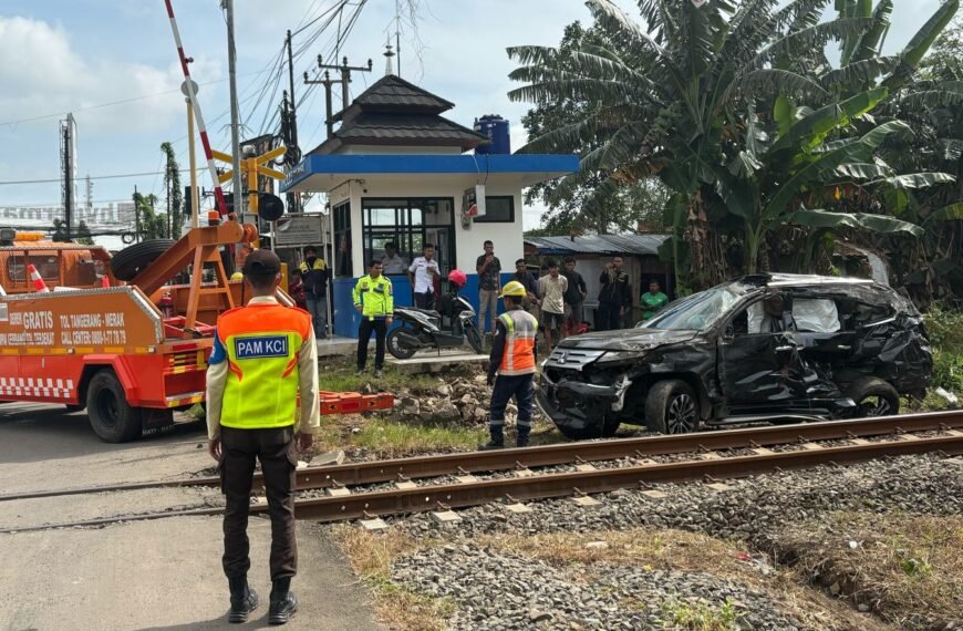 Innailaihi ! Pengemudi Pajero Meninggal Usai Kendaraannya&hellip;