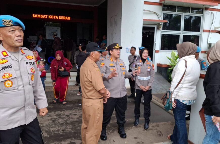 Kunjungi Samsat Kota Serang, Kapolresta Pastikan Pelayanan…