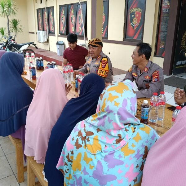 Sambil Halal Bihalal, Kapolres Serang Sampaikan Pesan&hellip;