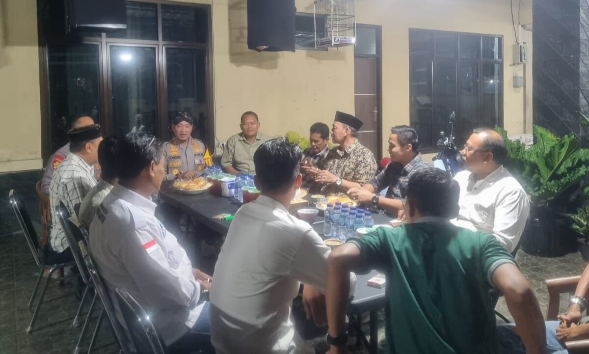 Malam-malam Belasan Pengurus ASPSB Datangi Rumah Dinas&hellip;