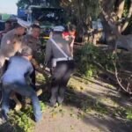 Personil Satlantas Polres Serang Bersihkan…