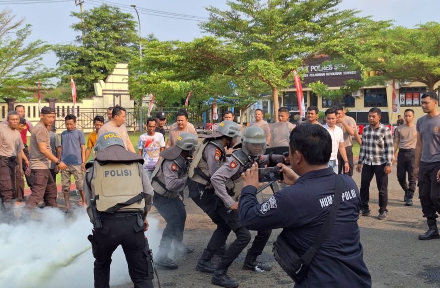Polres Serang Gelar Simulasi Penanggulangan Aksi Unjuk&hellip;