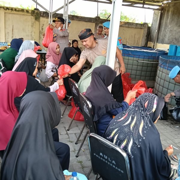 Panen Kelima Program Ketapang, Kapolres Serang Bagikan…