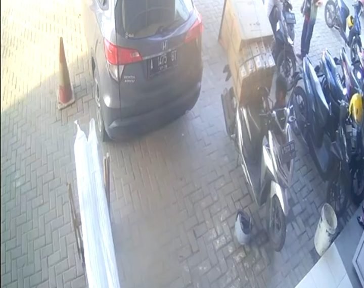 Ingin Rebut Lahan Parkir, Oknum Ormas Bergaya…