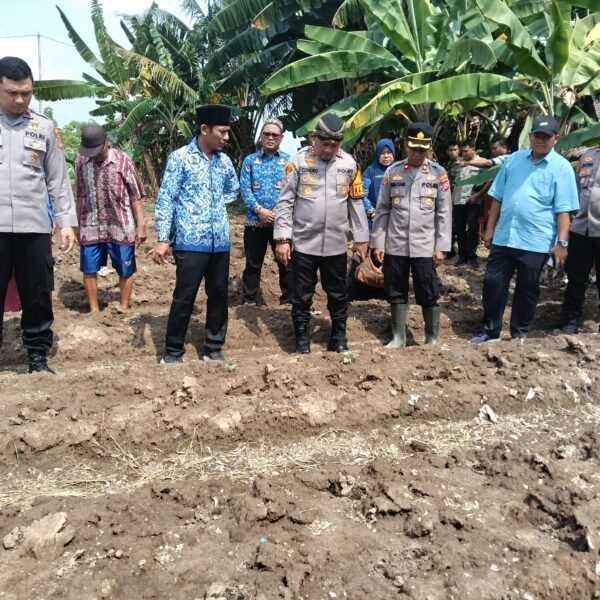 Polisi Cinta Petani, Polres Serang Beri Bantuan&hellip;