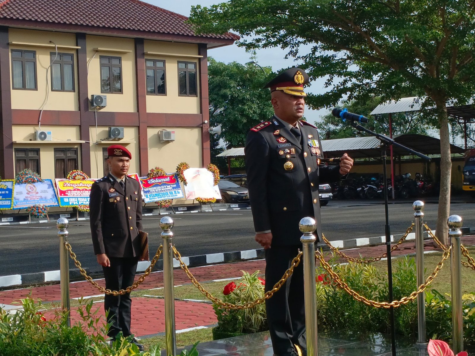 Pimpin Upacara Hari Bhayangkara Ke-79, Ini Pesan Kapolres…