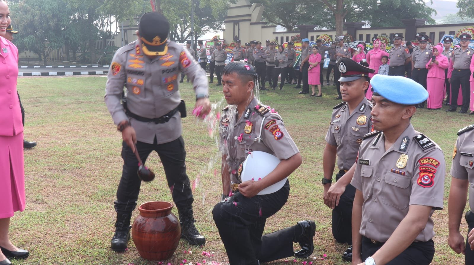 Simak ! Polres Serang Gelar Upacara Korps Raport&hellip;