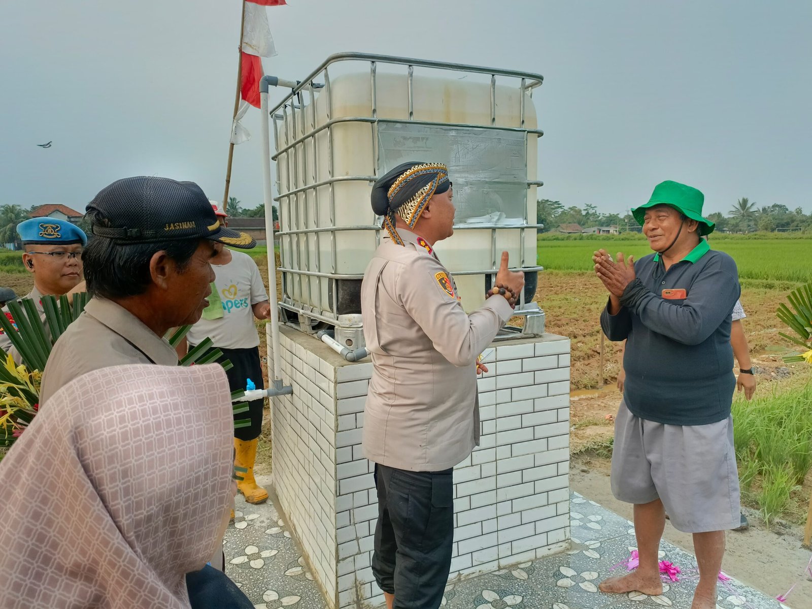 Dengar Keluhan Petani, Kapolres Serang Bantu Pembuatan Sumur&hellip;
