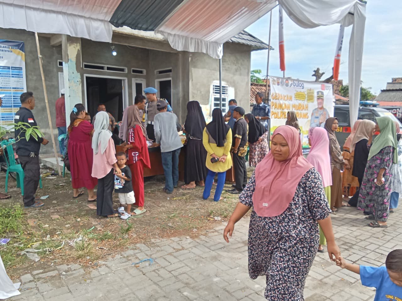 Polres Serang Gelar GPM Jual Beras dan Minyak&hellip;
