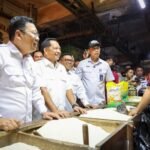 Cek Harga Komoditas, Mendagri Kunjungi…