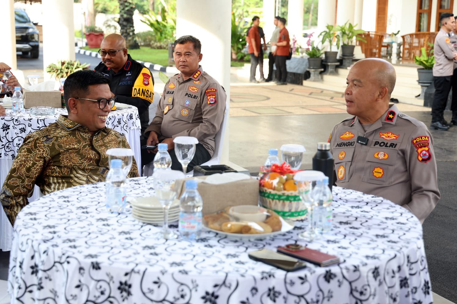 Santap Pagi Bersama, Kapolda dan Gubernur Banten Bahas&hellip;