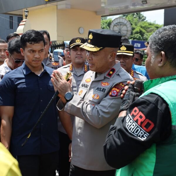 Ojol Gelar Aksi di Mapolda Banten, Kapolda&hellip;