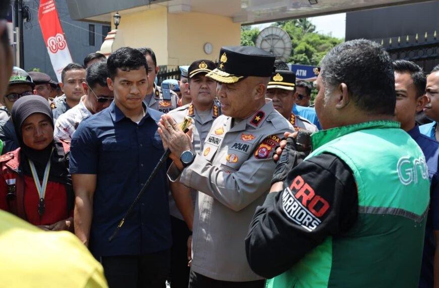 Ojol Gelar Aksi di Mapolda Banten, Kapolda&hellip;