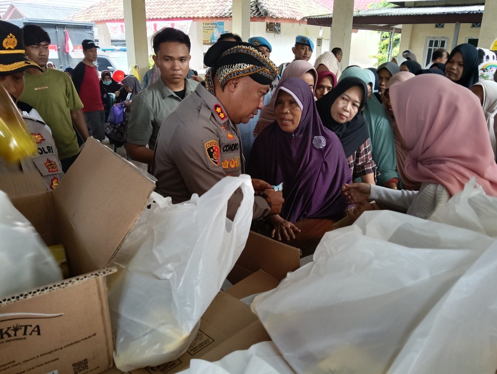 Ingin Dapatkan Beras dan Minyak Goreng Murah, Emak-emak&hellip;
