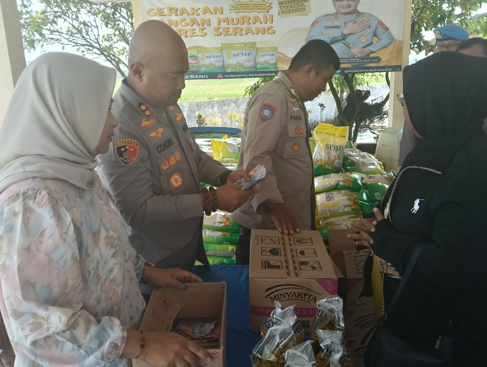 Gelar GPM di Mapolsek Kopo, 3 Ton Beras…