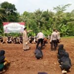 Polsek Petir Beri Bantuan Bibit&hellip;
