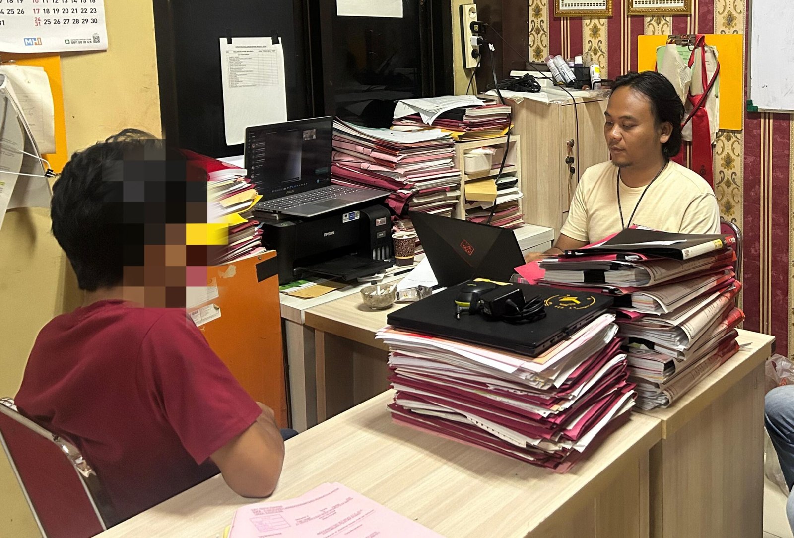 Remaja Digelandang ke Polsek, Usai Terpergok Masuk Kamar&hellip;