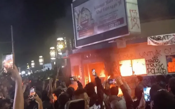 Usai Pos Lantas Dibakar, Gubernur dan Kapolda&hellip;