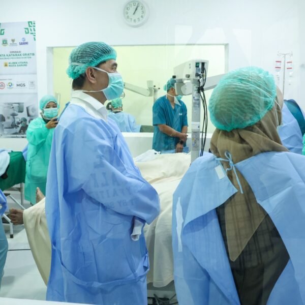Baznas Banten Gelar Operasi Mata Katarak Gratis