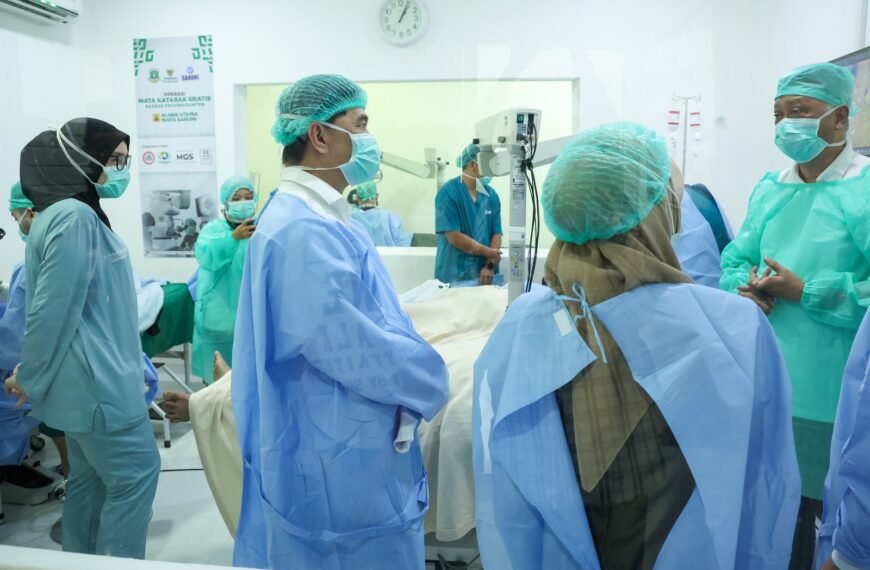 Baznas Banten Gelar Operasi Mata Katarak Gratis