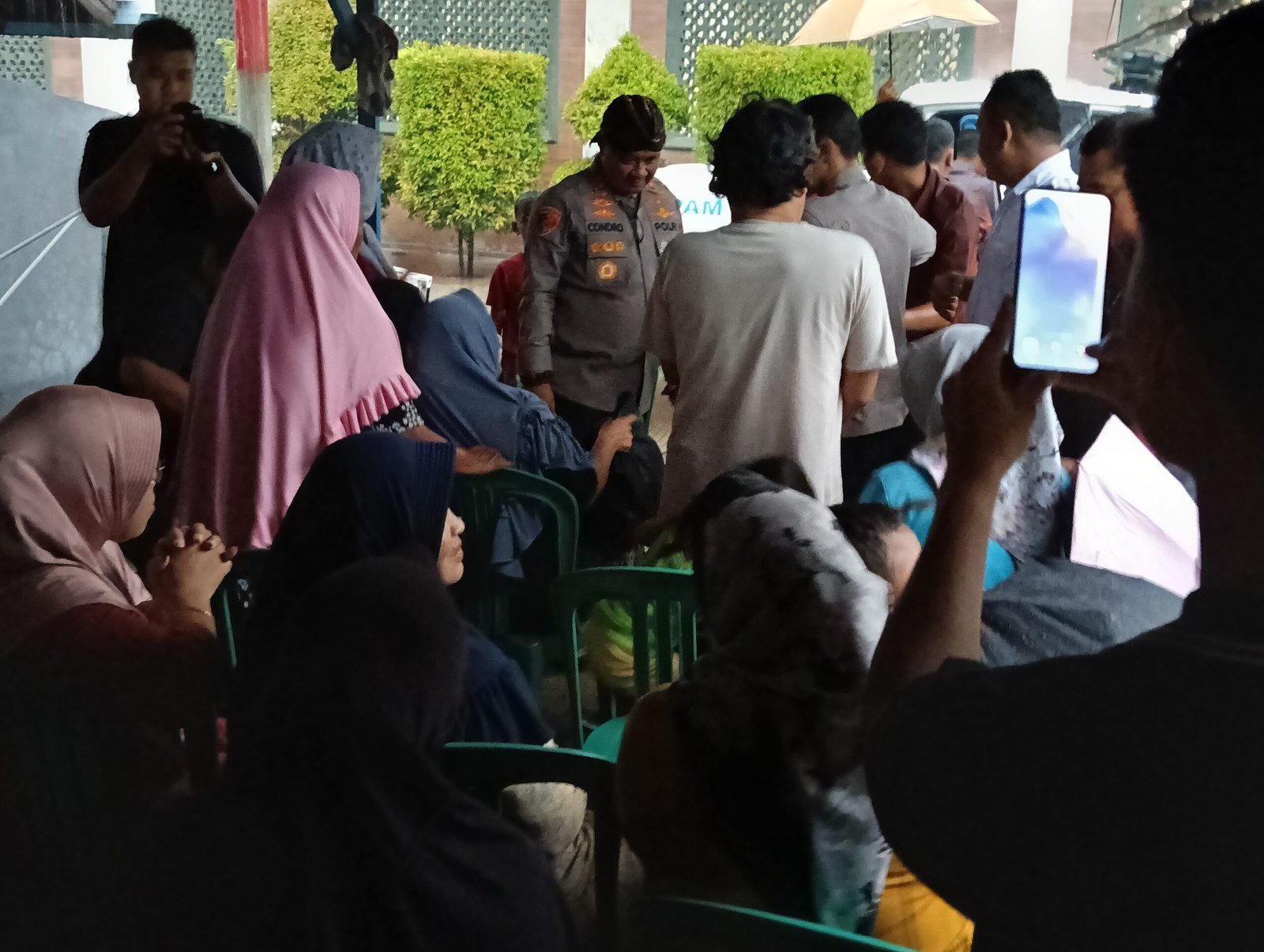 Bagikan Sembako dan Door Prize, Kapolres Serang Temui&hellip;