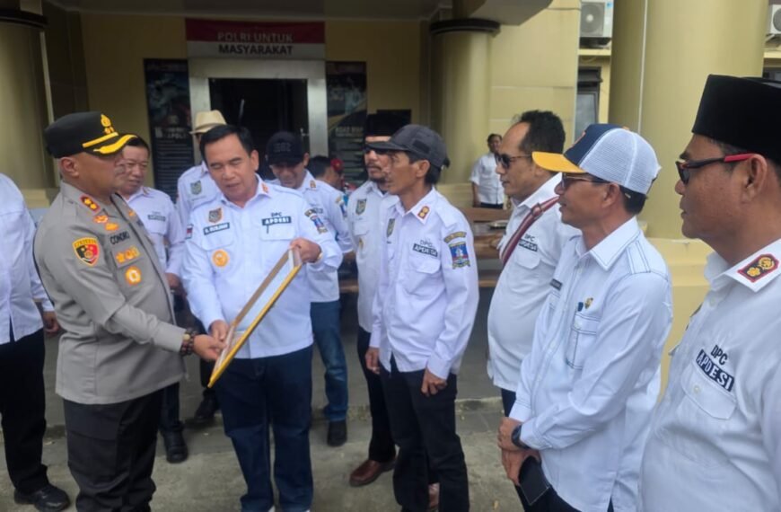 Apdesi Kabupaten Serang Beri Penghargaan kepada AKBP&hellip;