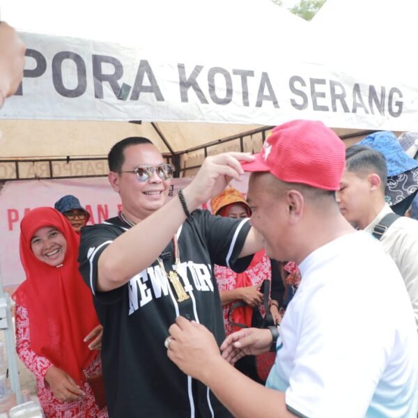 Usai Borong Dagangan UMKM, Wali Kota Bagikan kepada&hellip;