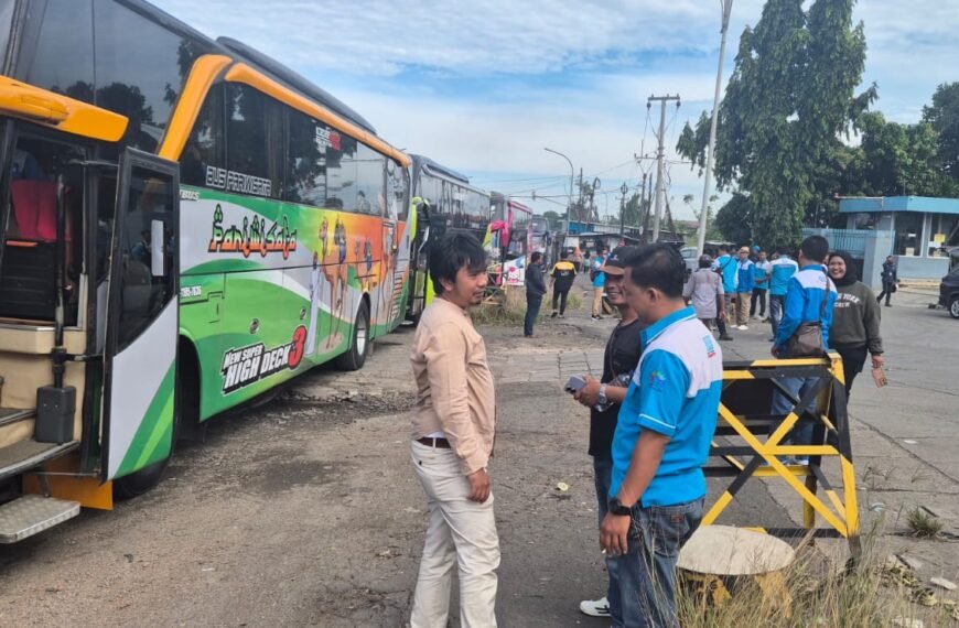 Polres Serang Kawal Pemberangkatan 267 Buruh KSPI…