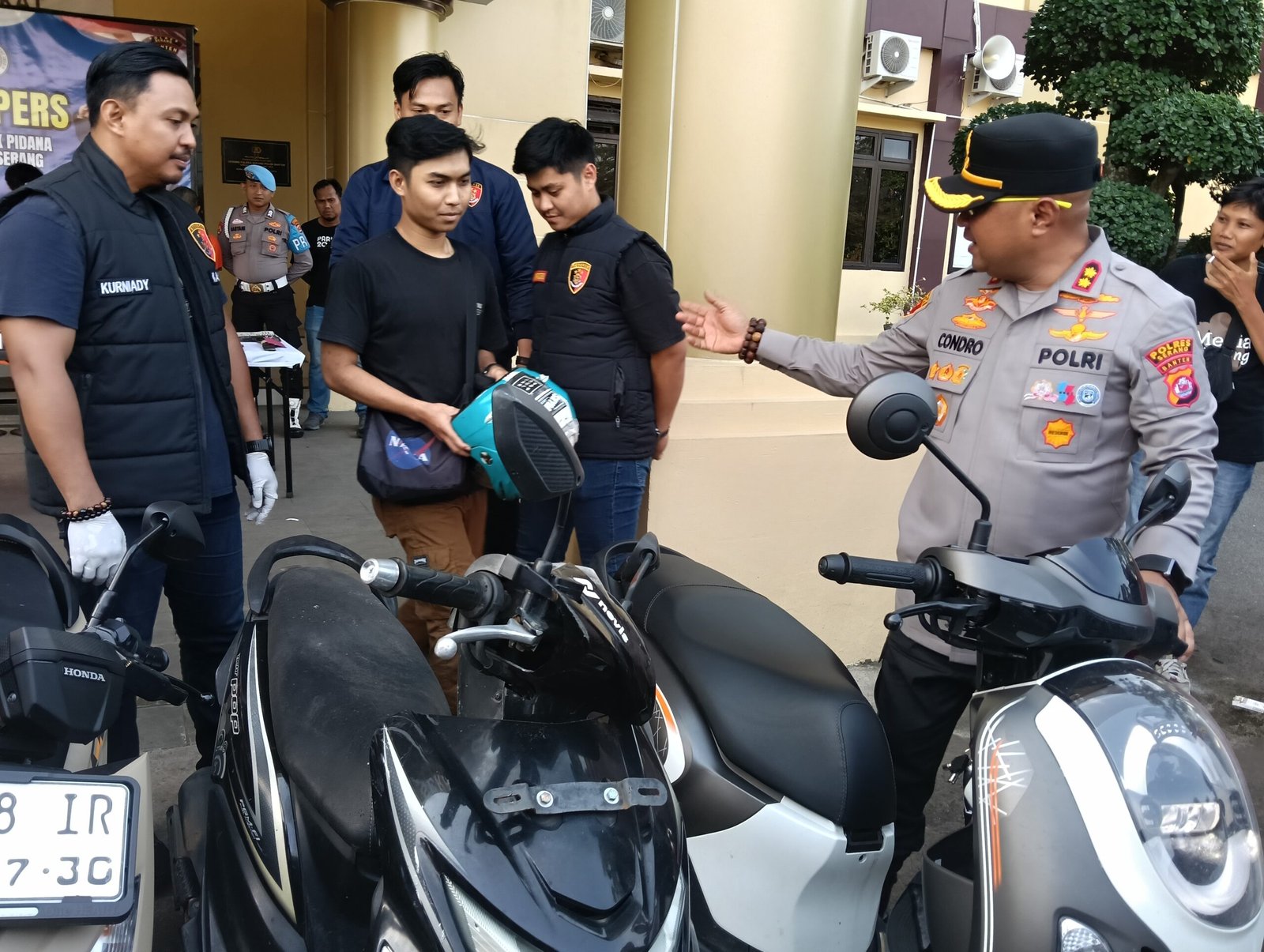Motor Hilang Kembali, Umoh Masruroh Sumringah Terima Scoopy&hellip;