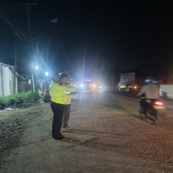 Dua Truk dan Angkot Terlibat Lakalantas di&hellip;