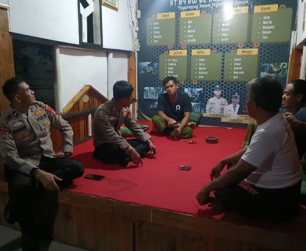 Polsek Jawilan Sambangi Poskamling, Pastikan Ronda Malam&hellip;