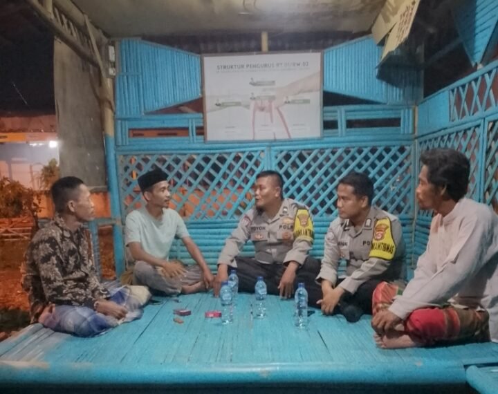 Sambang Poskamling, Petugas Polsek Jawilan Berikan Pesan&hellip;